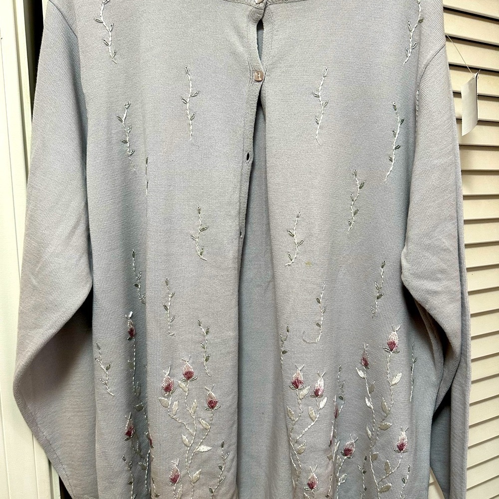 Women's floral embroidered sweater l/xl